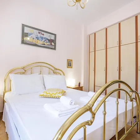 Casa de Férias Gold N Blu Petalídhion